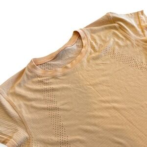 Lululemon Swiftly Tech Short Sleeve Crew Peach‎ Size 6